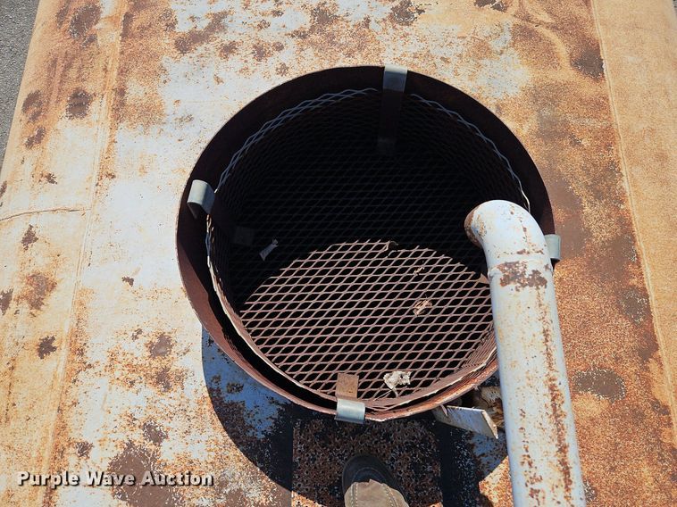 image for item EI3527 1974 Kenworth  water truck