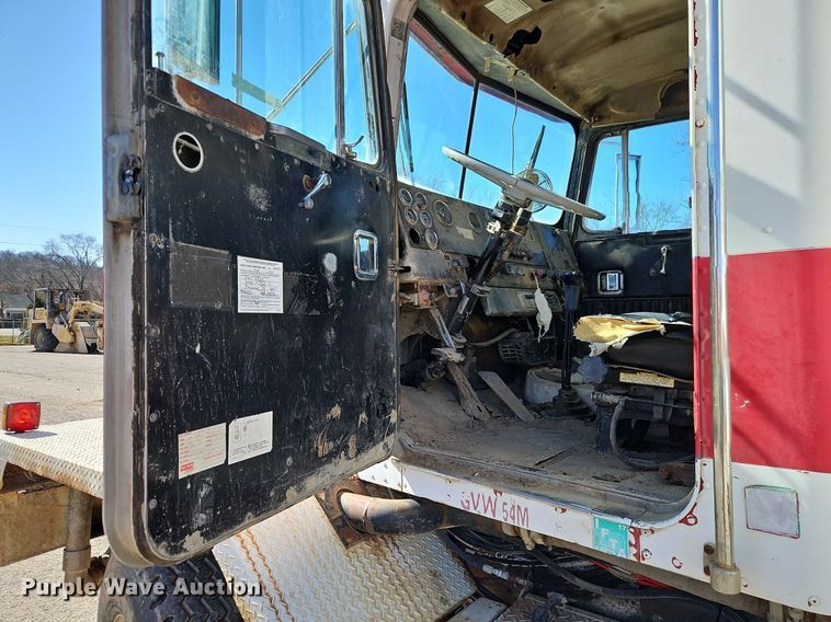 image for item EI3527 1974 Kenworth  water truck