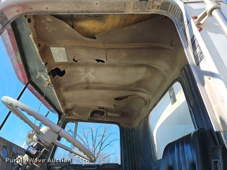 image for item EI3527 1974 Kenworth  water truck