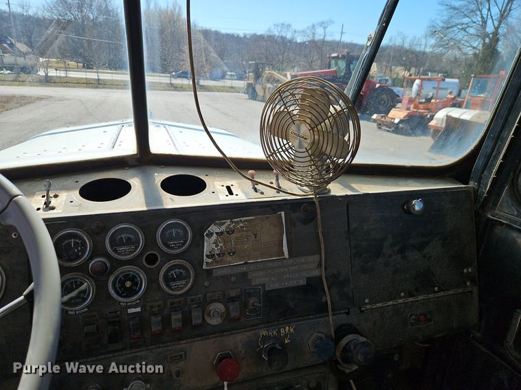 image for item EI3527 1974 Kenworth  water truck
