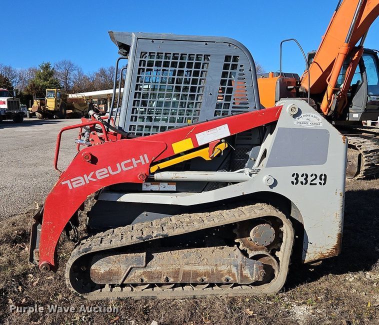 image for item EI3532 2015 Takeuchi  TL8 tracked skid steer loader