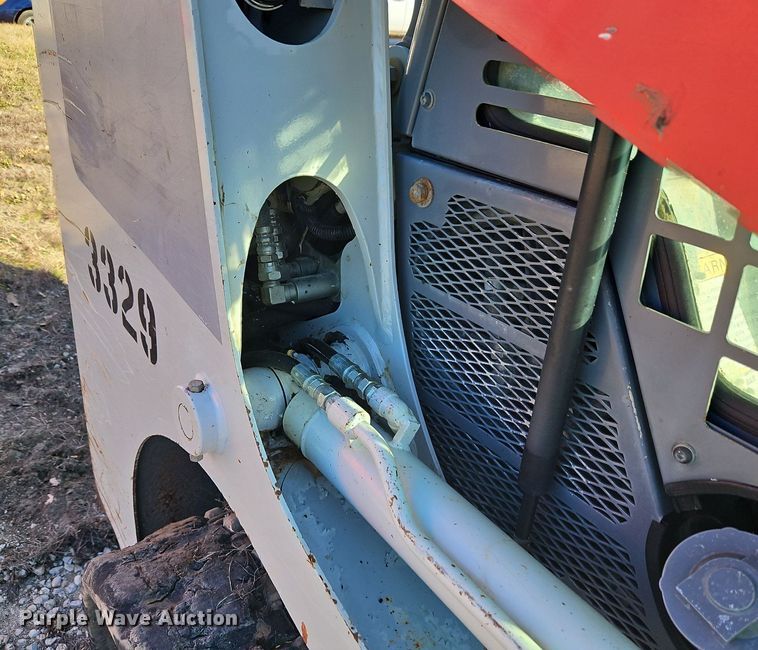 image for item EI3532 2015 Takeuchi  TL8 tracked skid steer loader