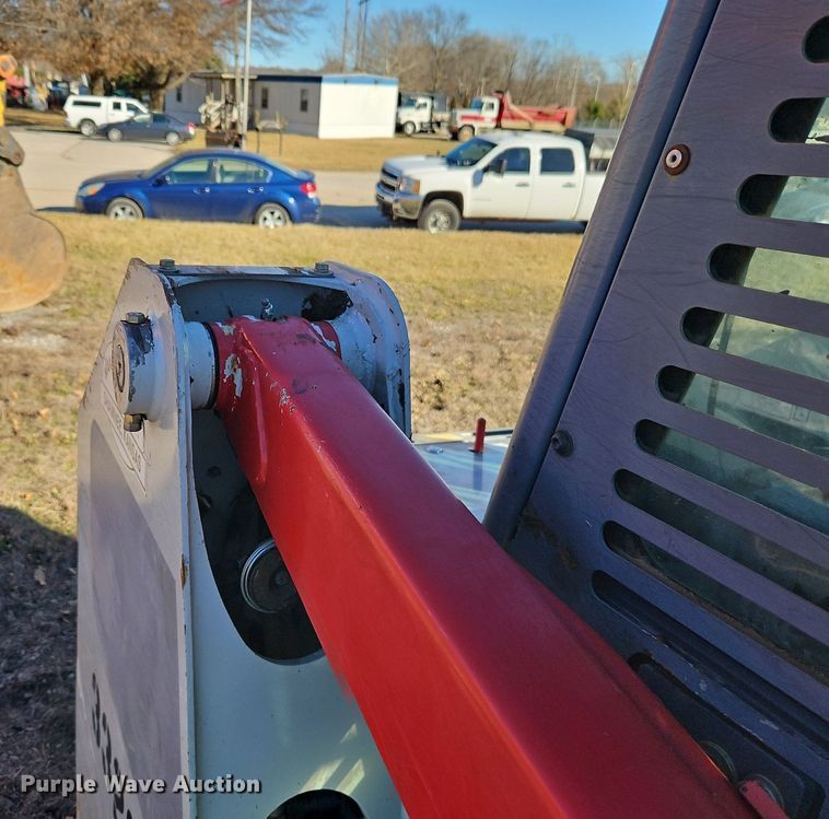 image for item EI3532 2015 Takeuchi  TL8 tracked skid steer loader