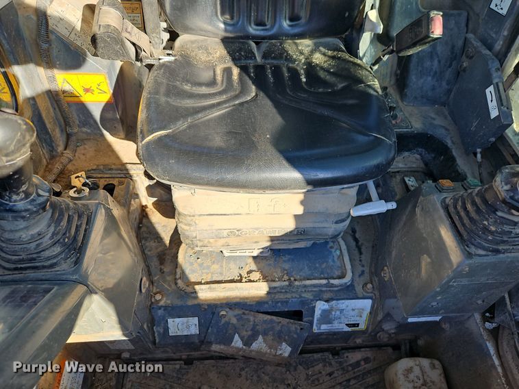 image for item EI3532 2015 Takeuchi  TL8 tracked skid steer loader