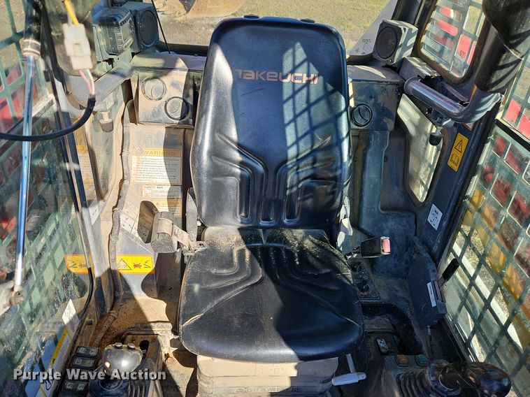 image for item EI3532 2015 Takeuchi  TL8 tracked skid steer loader