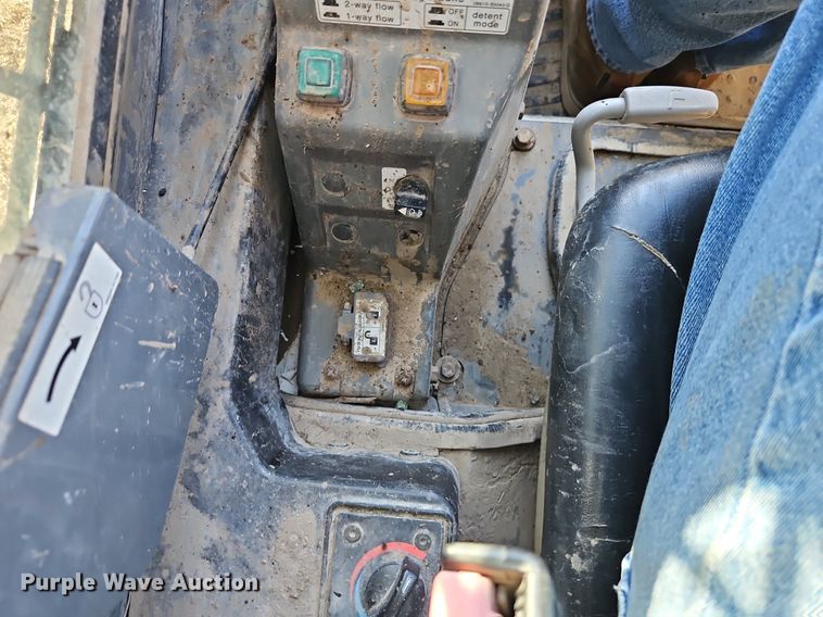 image for item EI3532 2015 Takeuchi  TL8 tracked skid steer loader