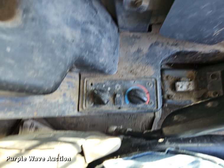 image for item EI3532 2015 Takeuchi  TL8 tracked skid steer loader