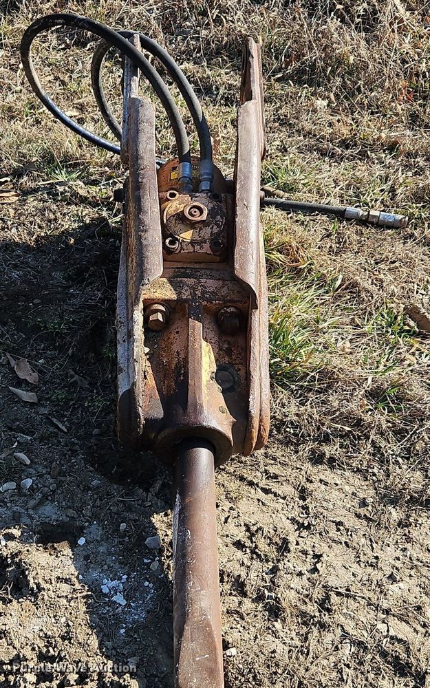 image for item EI3566 Stanley MB-675 breaker