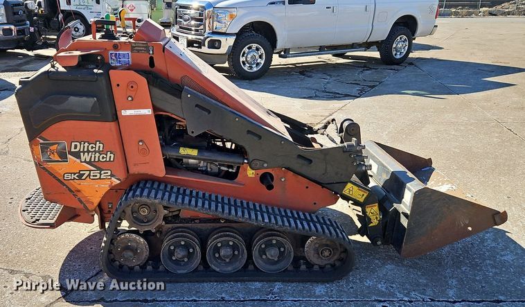 image for item EI3574 2016 Ditch Witch SK752 compact utility loader