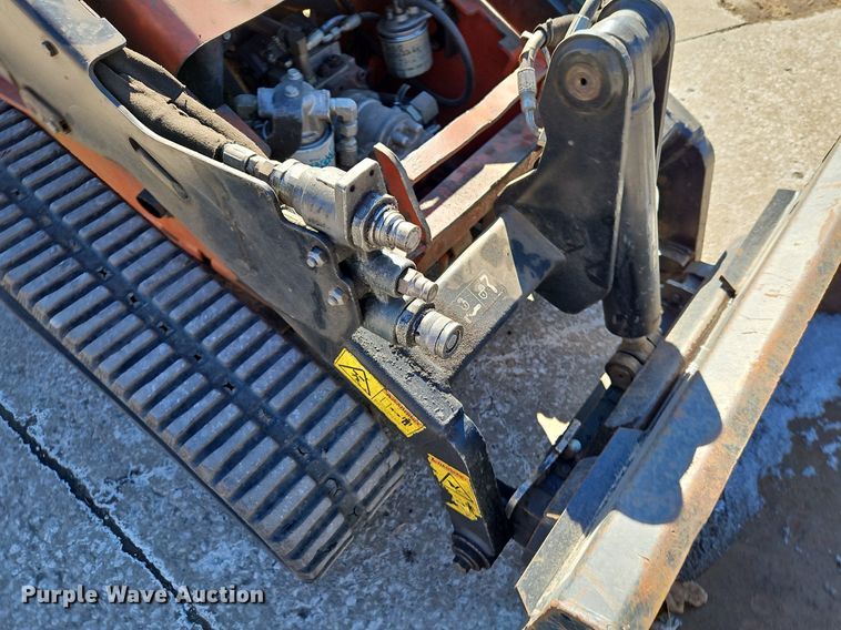 image for item EI3574 2016 Ditch Witch SK752 compact utility loader