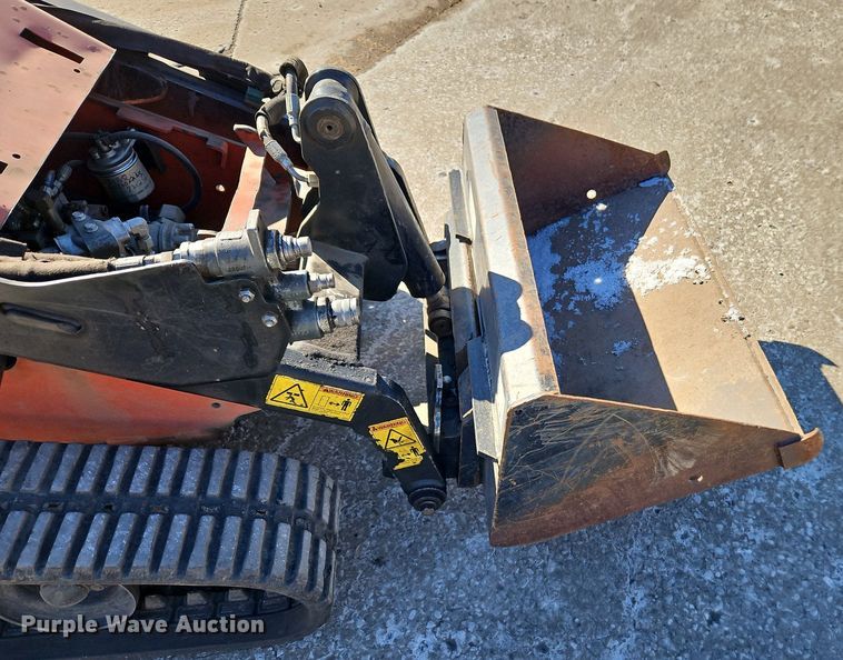 image for item EI3574 2016 Ditch Witch SK752 compact utility loader