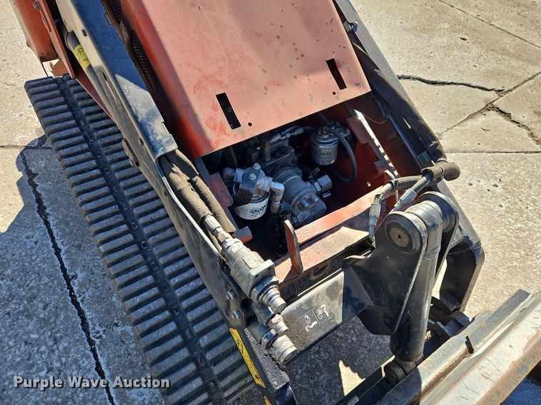 image for item EI3574 2016 Ditch Witch SK752 compact utility loader