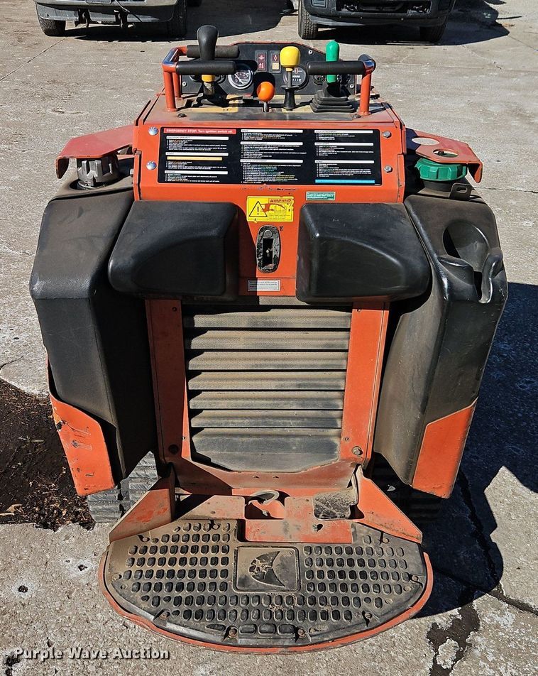 image for item EI3574 2016 Ditch Witch SK752 compact utility loader