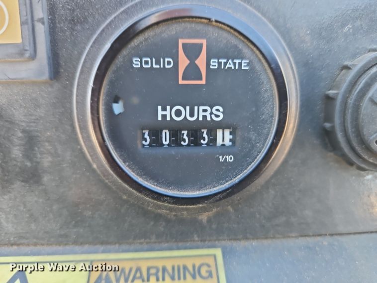 image for item EI3574 2016 Ditch Witch SK752 compact utility loader