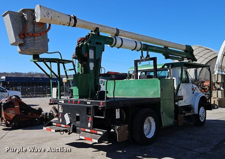 image for item EI3575 2000 International 4700 bucket truck