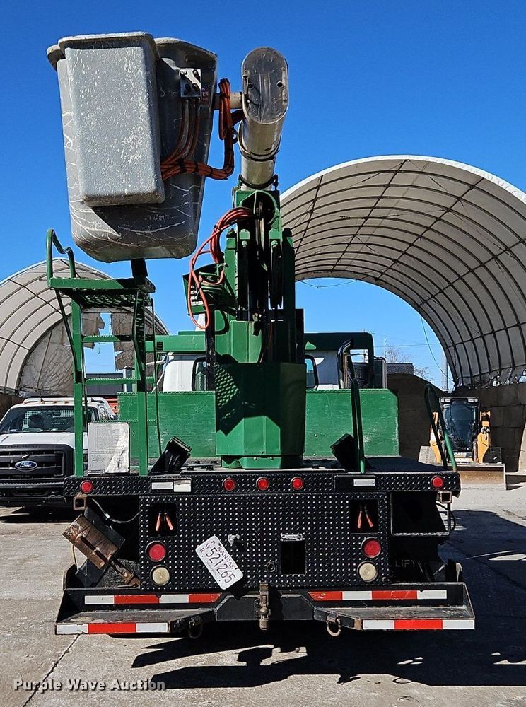 image for item EI3575 2000 International 4700 bucket truck