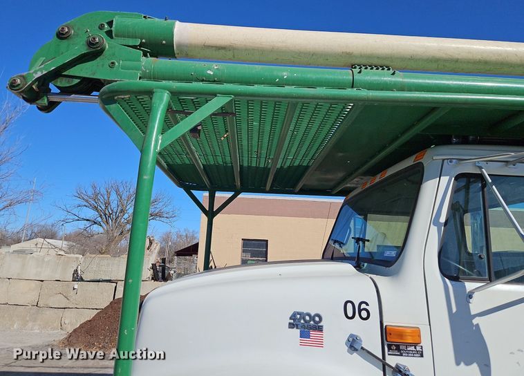 image for item EI3575 2000 International 4700 bucket truck