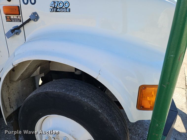 image for item EI3575 2000 International 4700 bucket truck