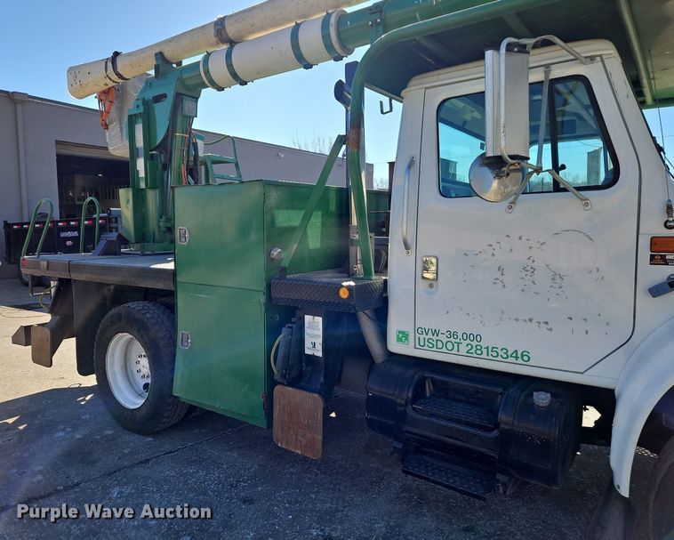 image for item EI3575 2000 International 4700 bucket truck
