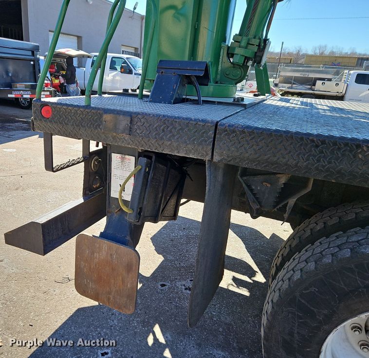 image for item EI3575 2000 International 4700 bucket truck