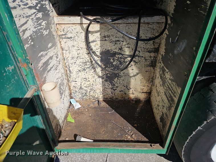 image for item EI3575 2000 International 4700 bucket truck