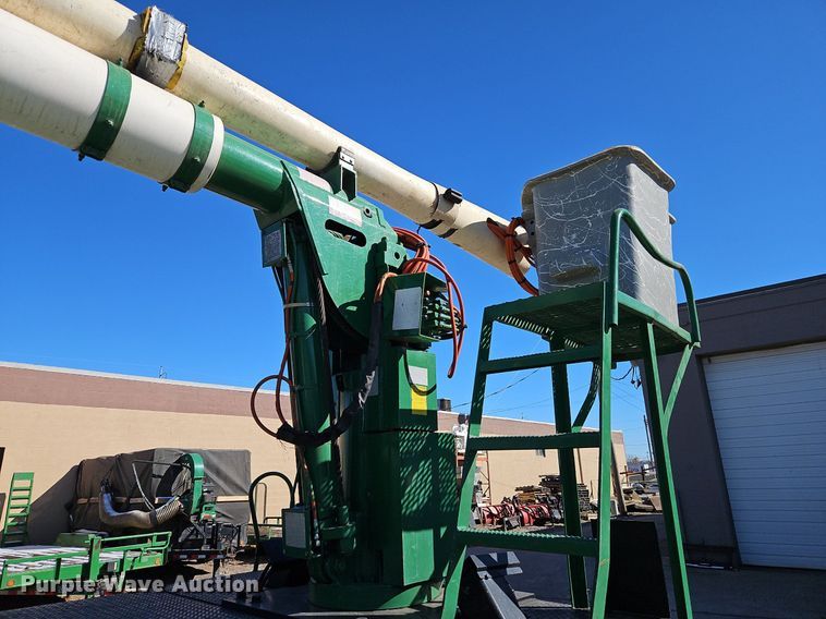 image for item EI3575 2000 International 4700 bucket truck