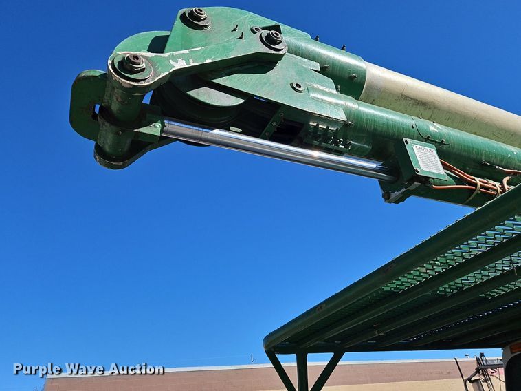 image for item EI3575 2000 International 4700 bucket truck