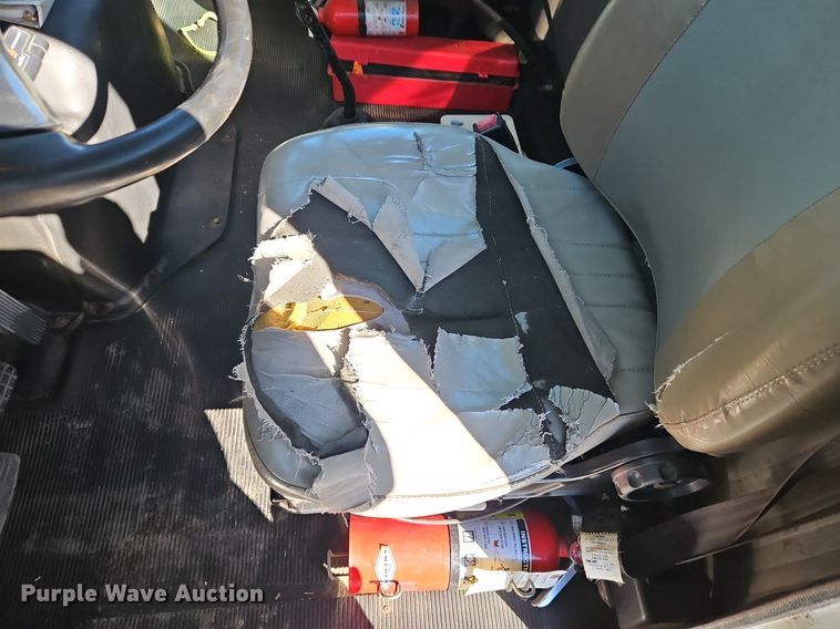 image for item EI3575 2000 International 4700 bucket truck