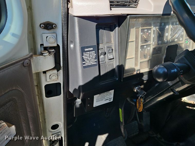 image for item EI3575 2000 International 4700 bucket truck