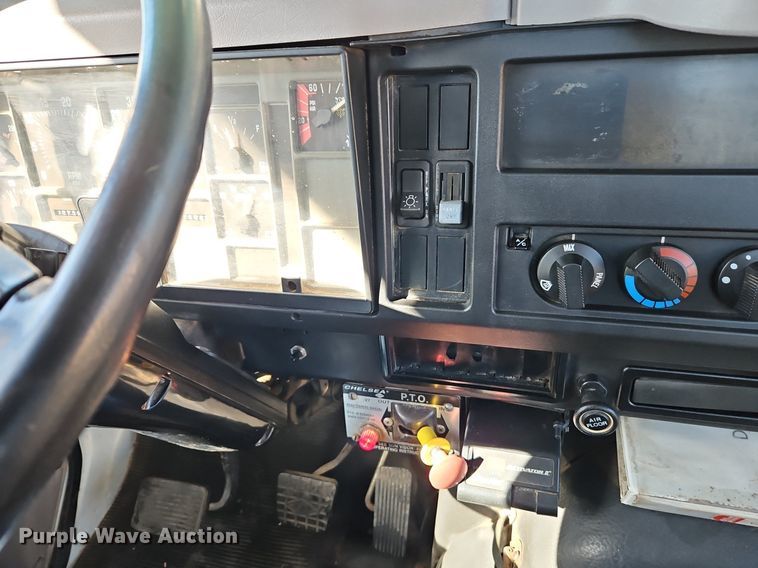 image for item EI3575 2000 International 4700 bucket truck