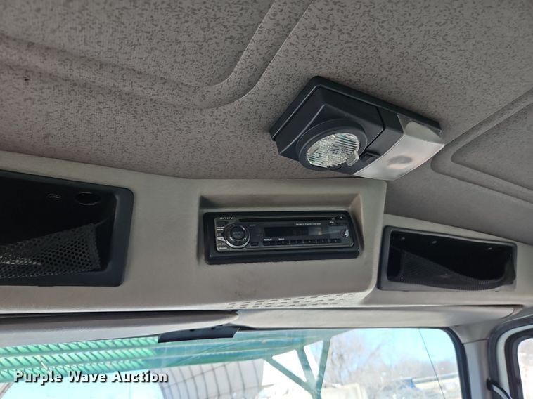 image for item EI3575 2000 International 4700 bucket truck