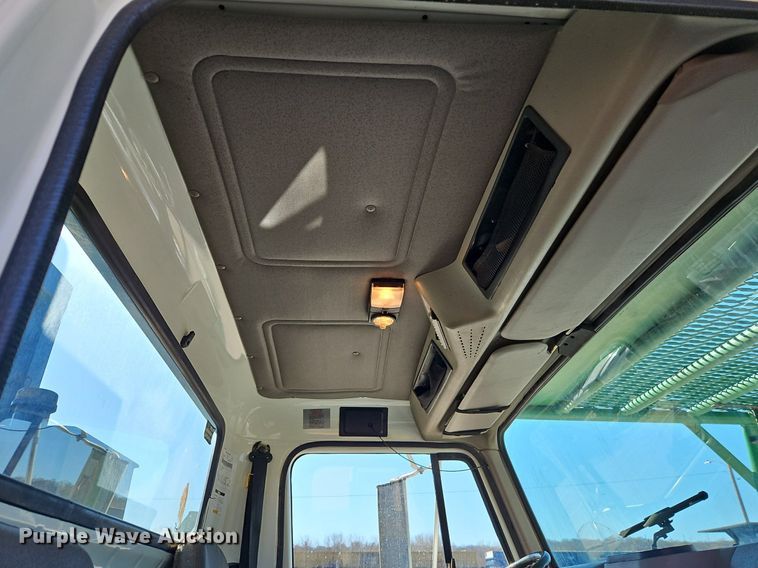 image for item EI3575 2000 International 4700 bucket truck