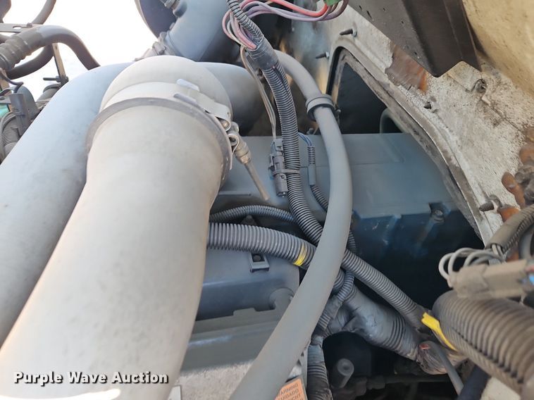 image for item EI3575 2000 International 4700 bucket truck