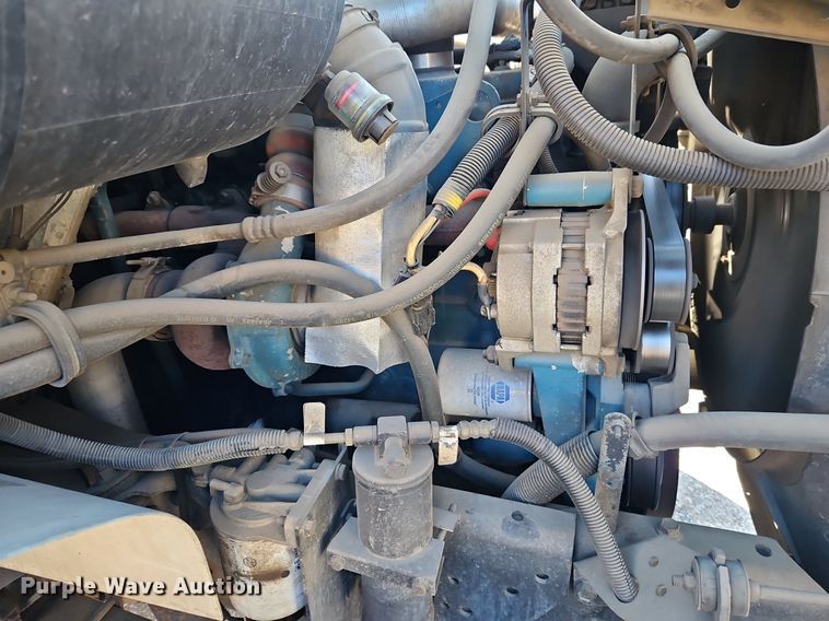 image for item EI3575 2000 International 4700 bucket truck