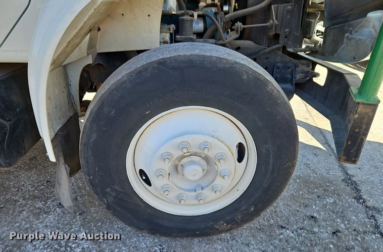 image for item EI3575 2000 International 4700 bucket truck