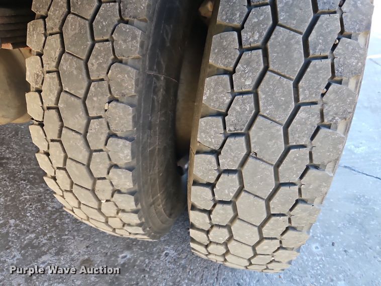 image for item EI3575 2000 International 4700 bucket truck