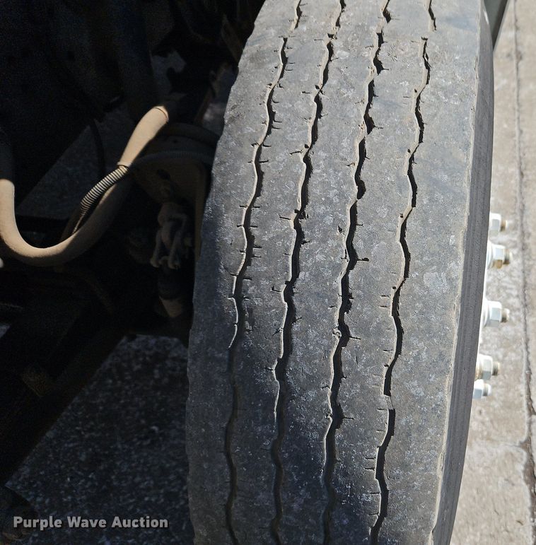 image for item EI3575 2000 International 4700 bucket truck