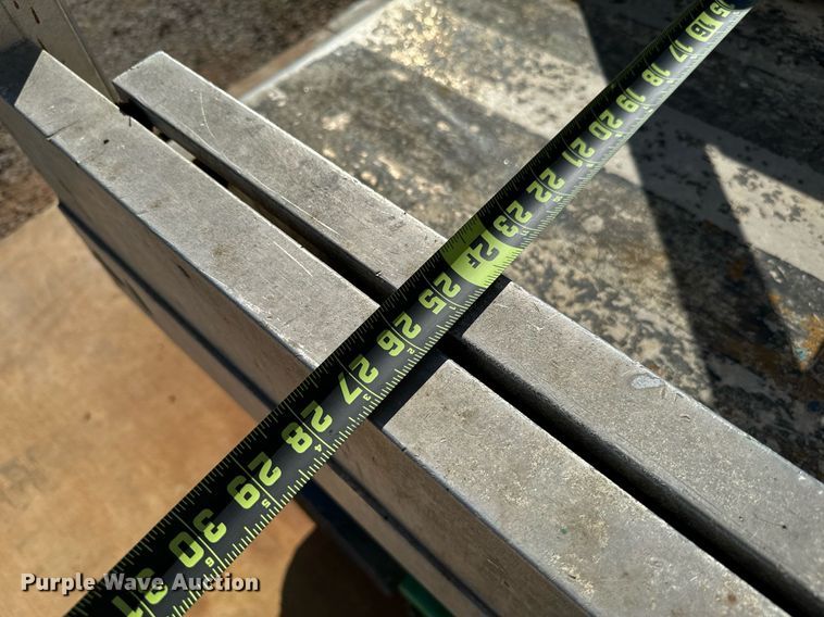 image for item EJ0266 2012 JLG 1930 ES scissor lift