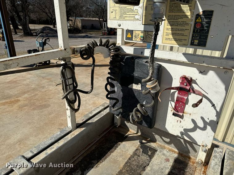 image for item EJ0266 2012 JLG 1930 ES scissor lift