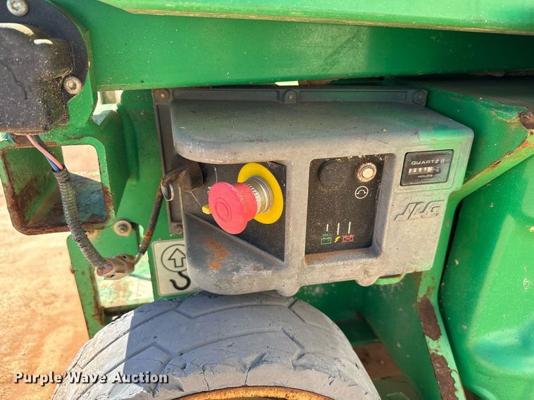 image for item EJ0266 2012 JLG 1930 ES scissor lift