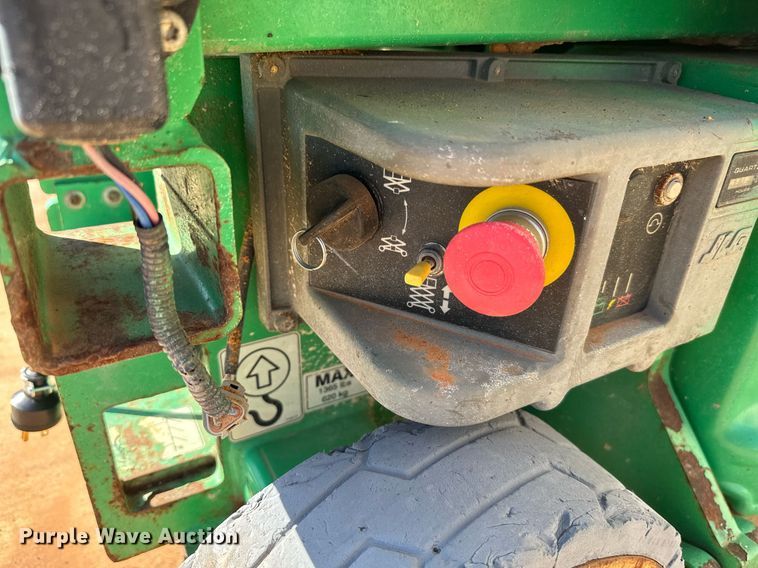 image for item EJ0266 2012 JLG 1930 ES scissor lift