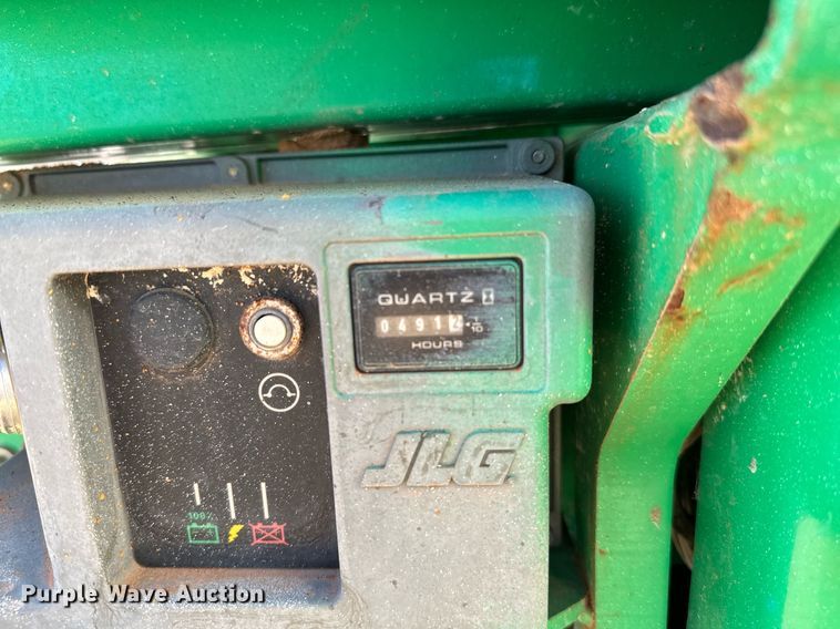 image for item EJ0266 2012 JLG 1930 ES scissor lift