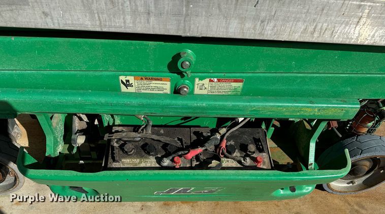 image for item EJ0266 2012 JLG 1930 ES scissor lift