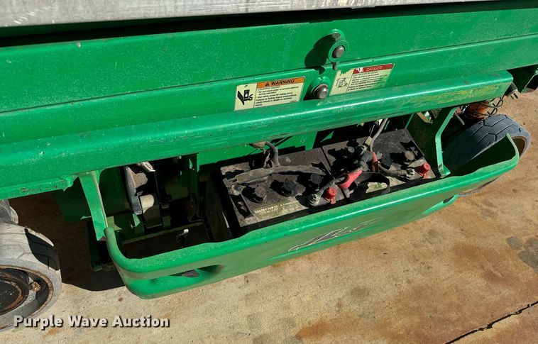 image for item EJ0266 2012 JLG 1930 ES scissor lift