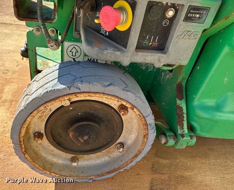 image for item EJ0266 2012 JLG 1930 ES scissor lift