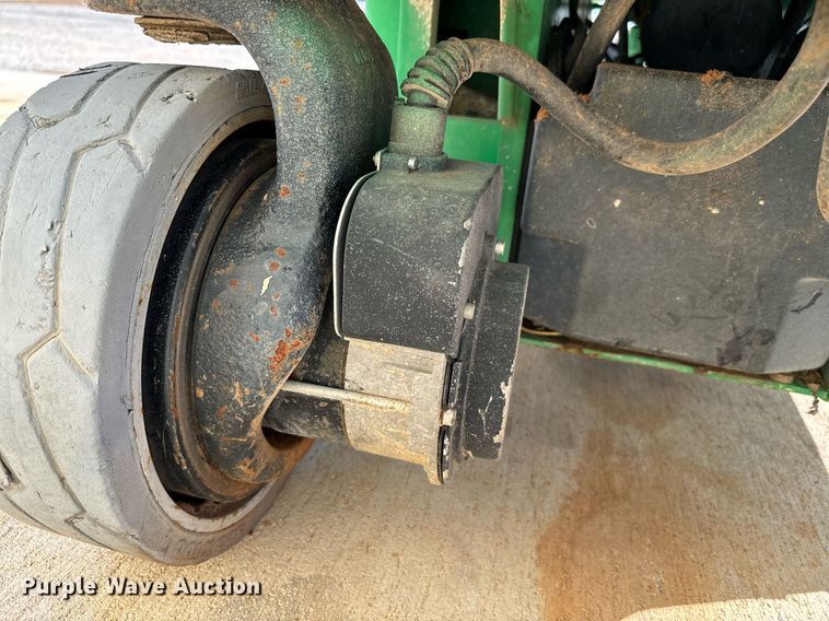 image for item EJ0266 2012 JLG 1930 ES scissor lift