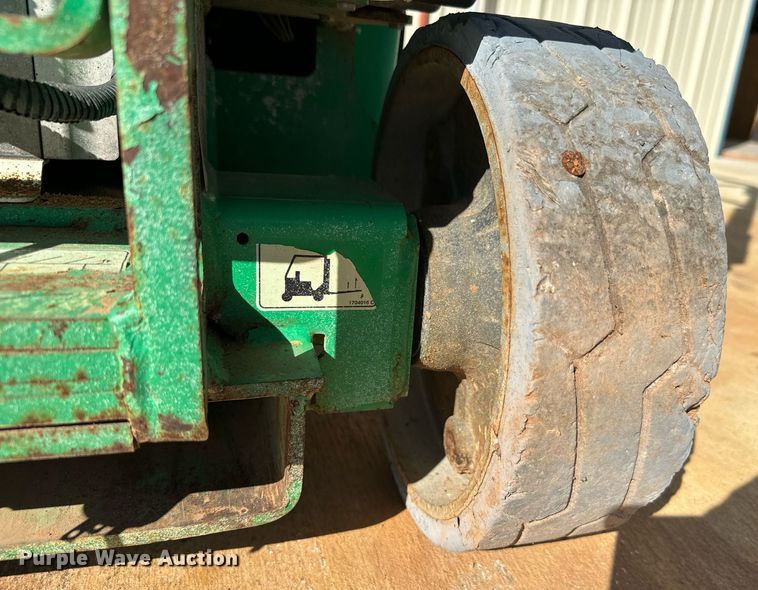 image for item EJ0266 2012 JLG 1930 ES scissor lift