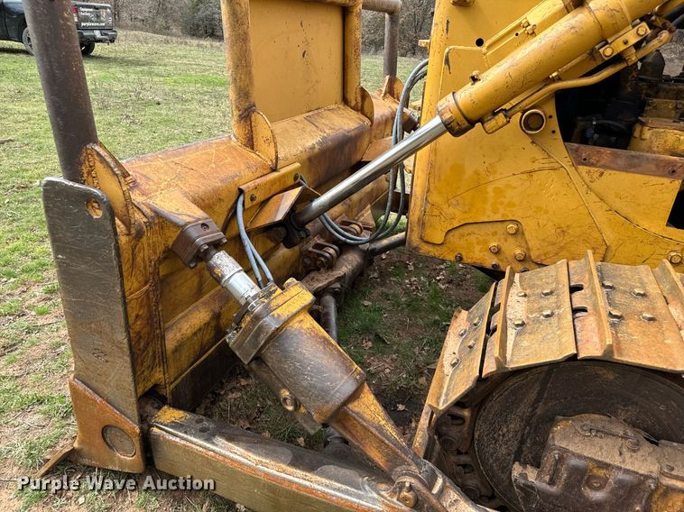 image for item EJ0284 1977 Caterpillar  D6D dozer