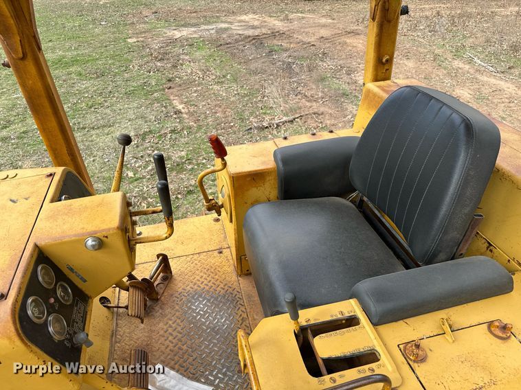 image for item EJ0284 1977 Caterpillar  D6D dozer