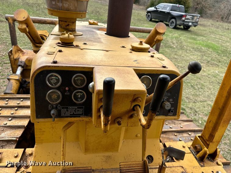 image for item EJ0284 1977 Caterpillar  D6D dozer